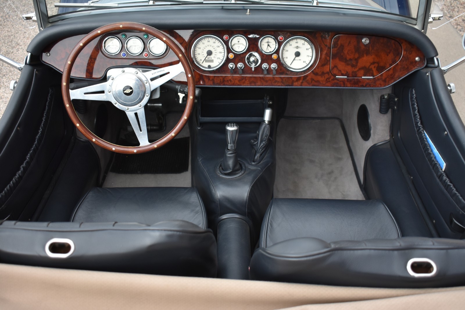 Morgan-Plus-8-1980-Convertible-34