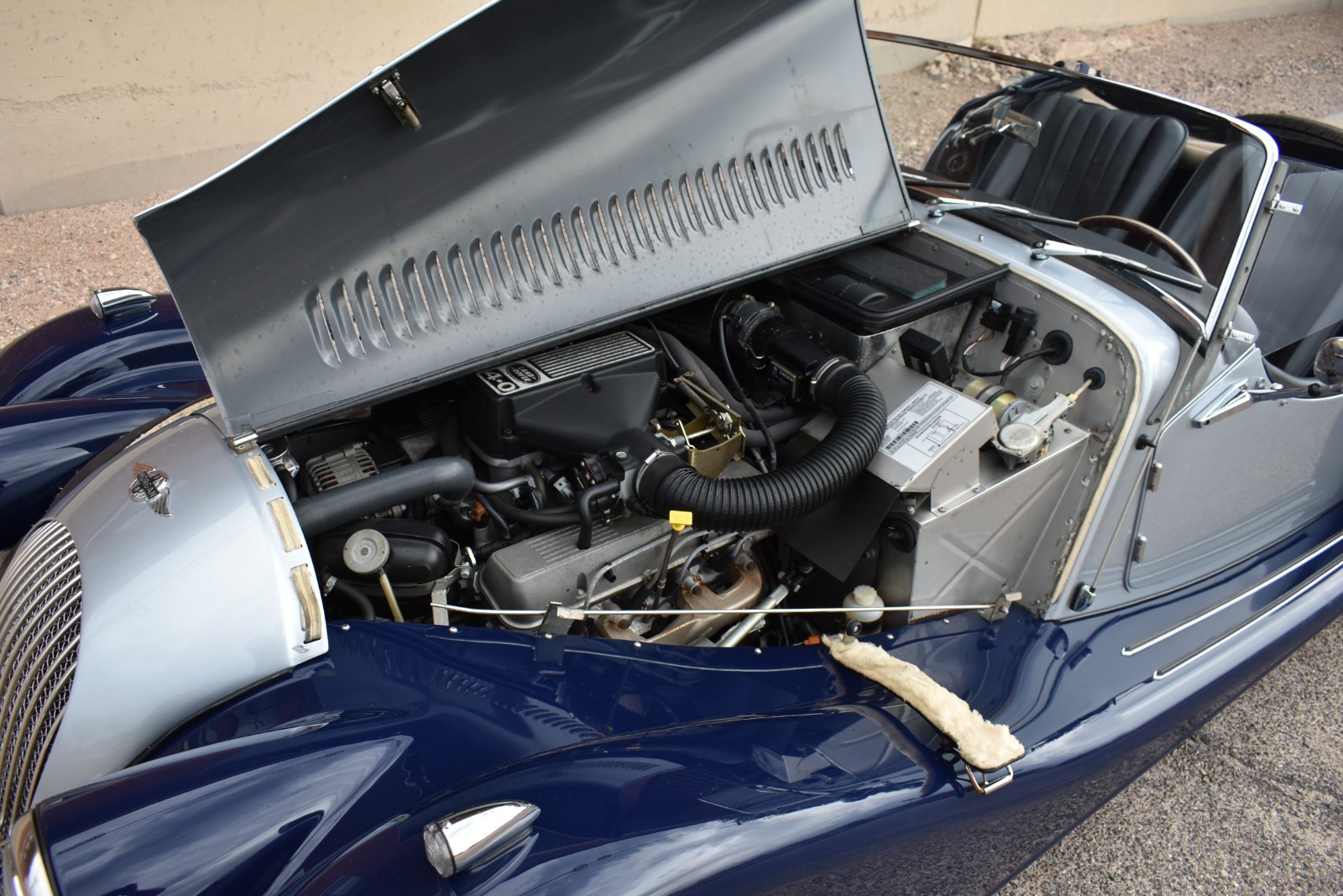 Morgan-Plus-8-1980-Convertible-35