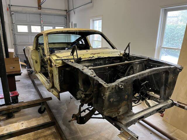 Mustang-gt-fastback-1966-yellow-2