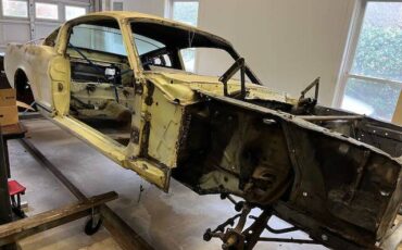 Mustang-gt-fastback-1966-yellow-6