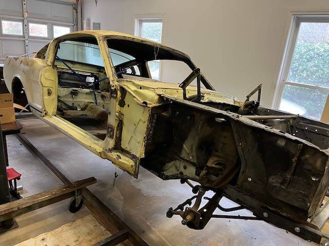 Mustang-gt-fastback-1966-yellow-6