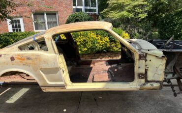 Mustang-gt-fastback-1966-yellow-7