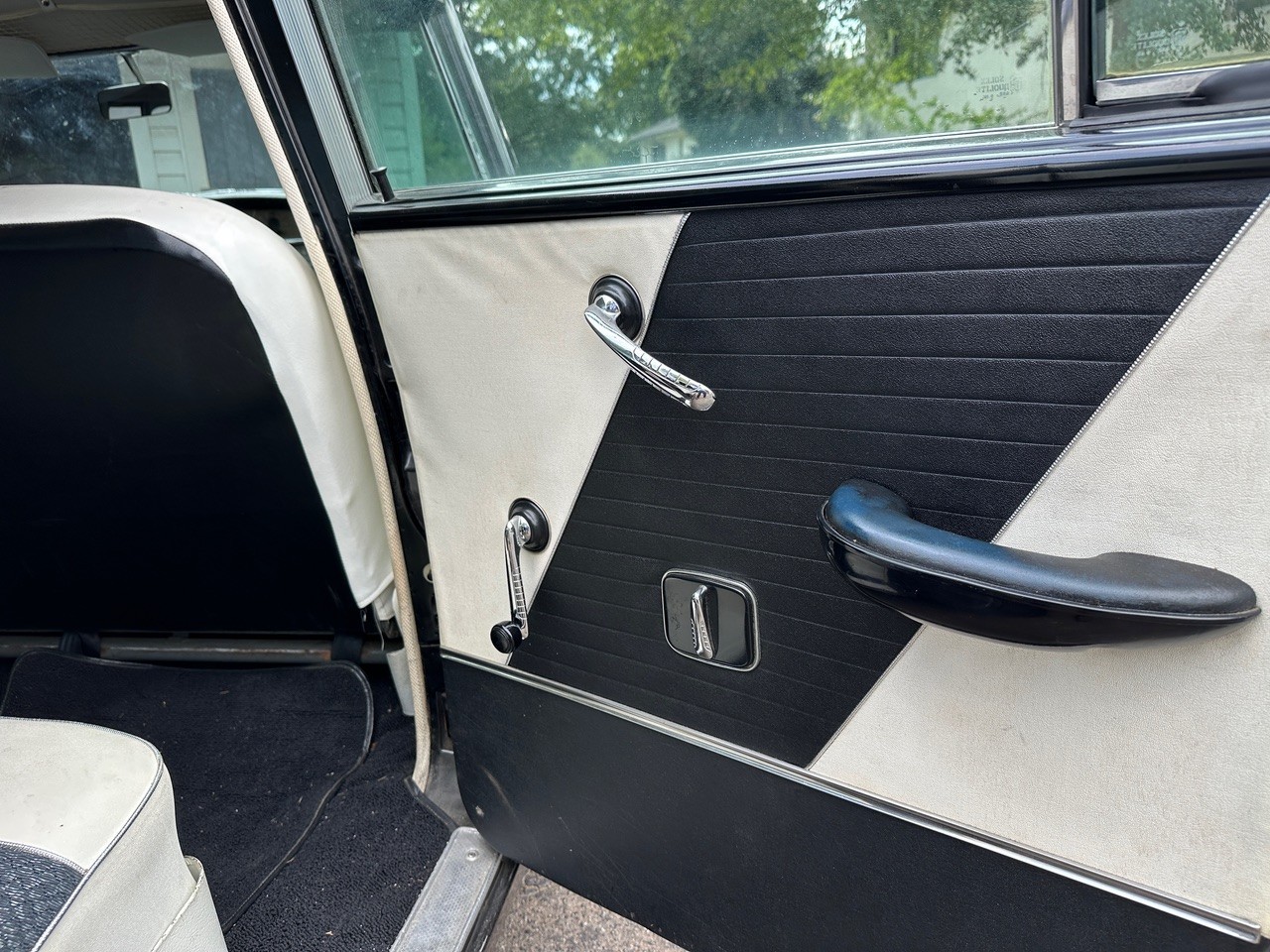 Nash-Ambassador-Custom-1957-Sedan-2