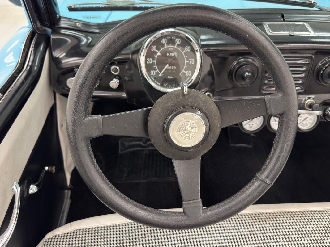 Nash-Metropolitan-1956-Convertible-37