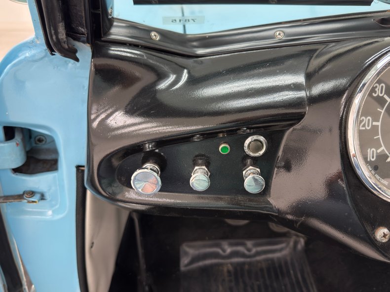 Nash-Metropolitan-1956-Sky-Blue-Black-38