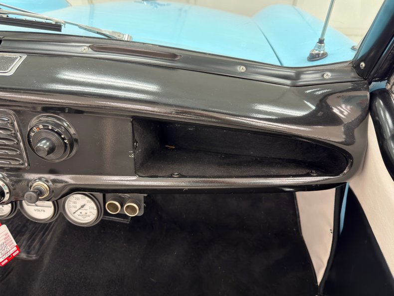 Nash-Metropolitan-1956-Sky-Blue-Black-41