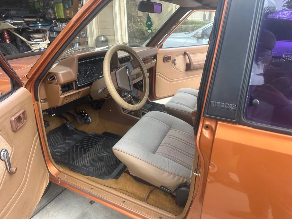 Nissan-1984-brown-1