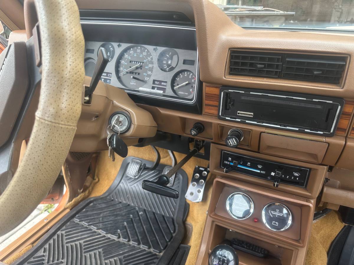 Nissan-1984-brown-4