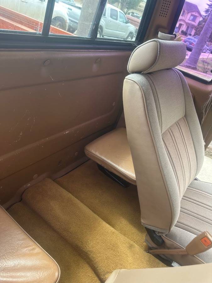 Nissan-1984-brown-5