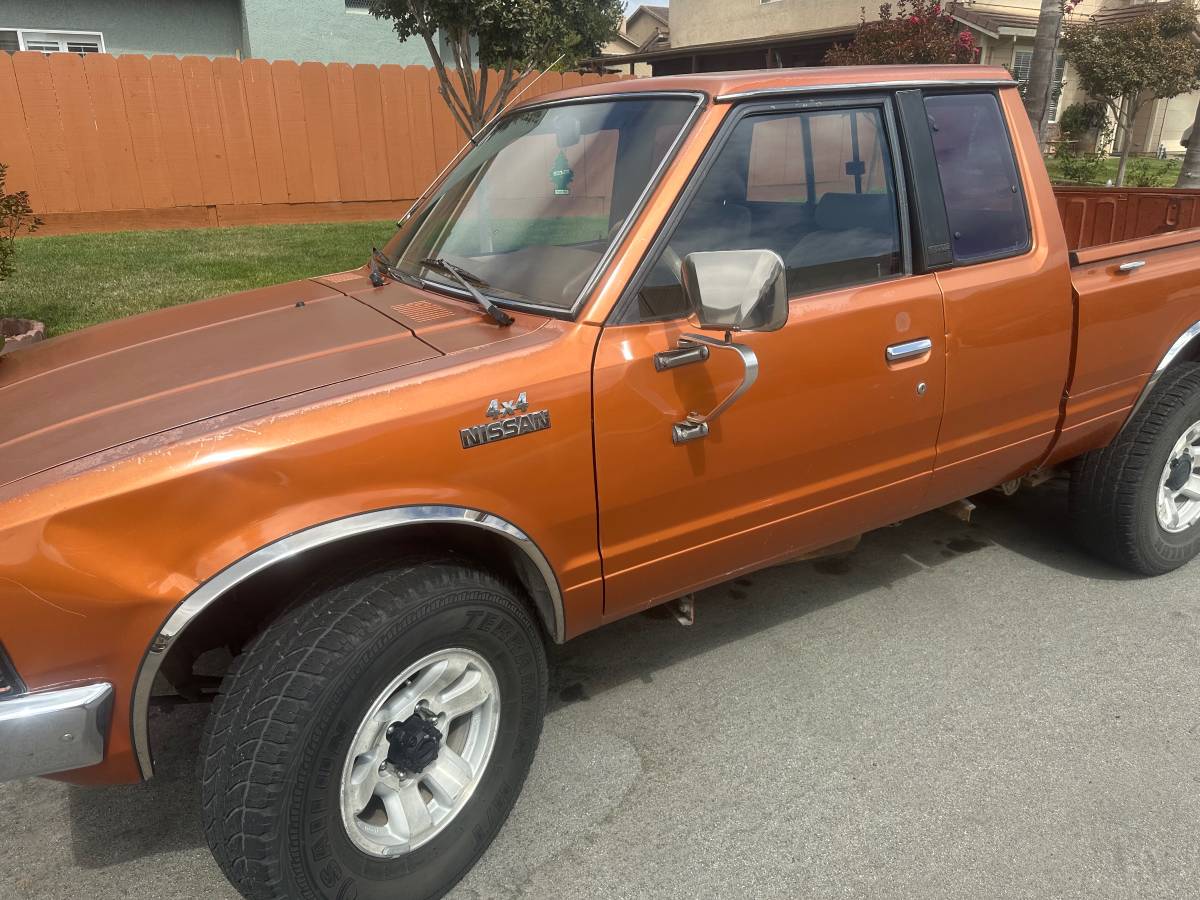 Nissan-1984-brown-9