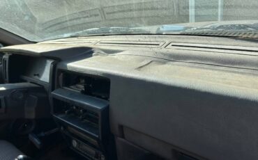 Nissan-1990-black-2