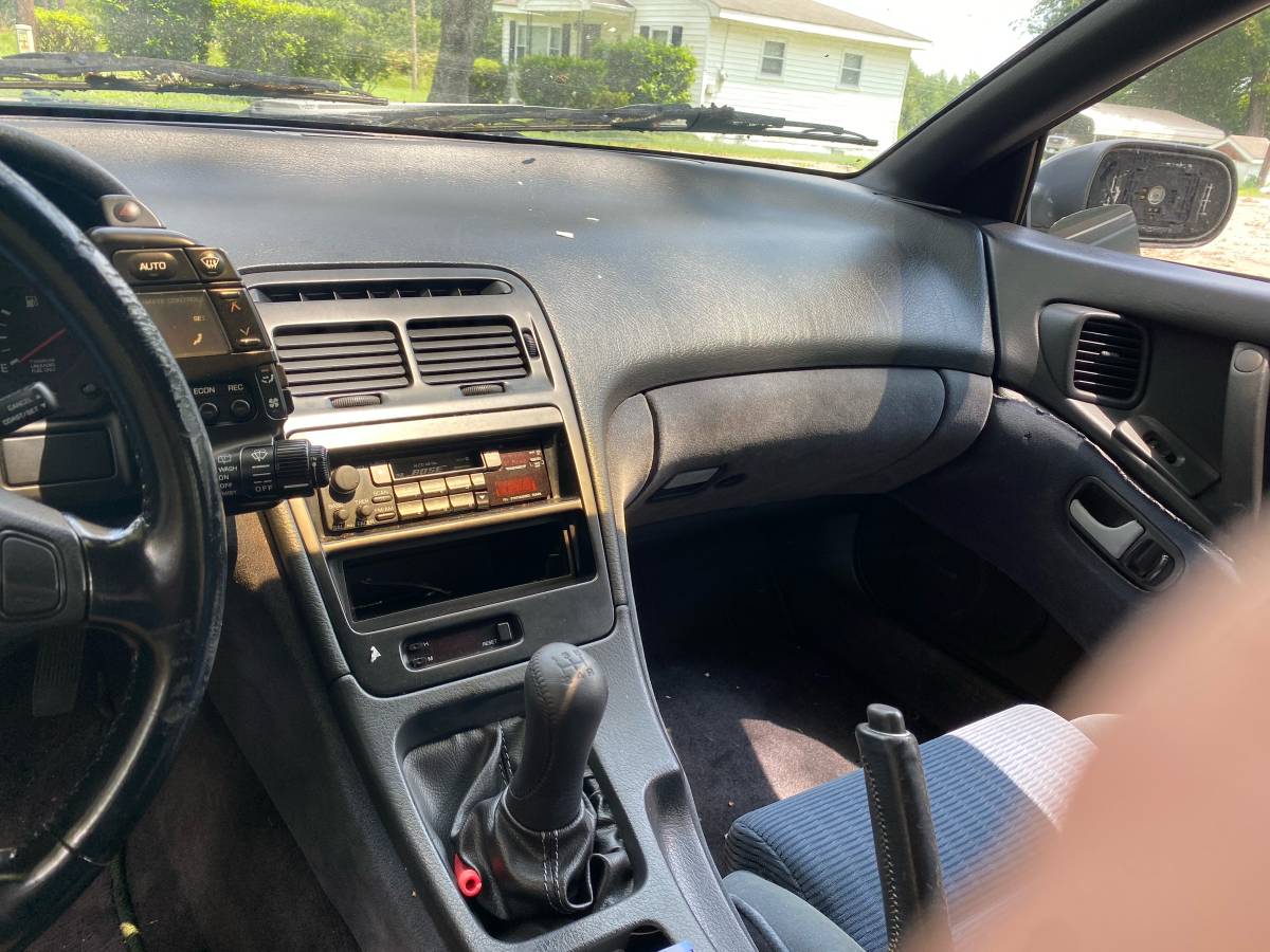 Nissan-1992-grey-4