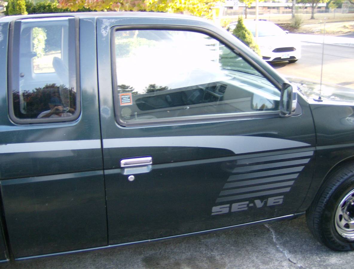 Nissan-1993-green-1
