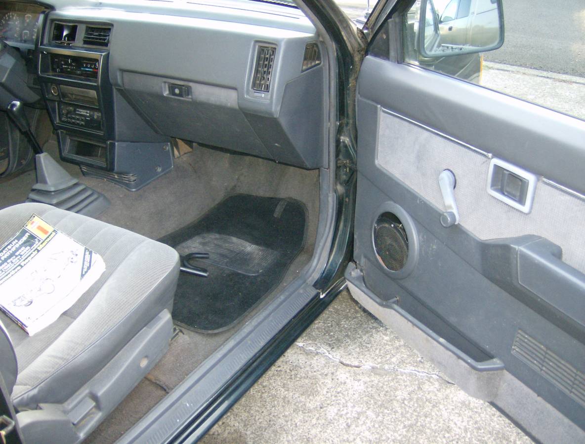 Nissan-1993-green-3