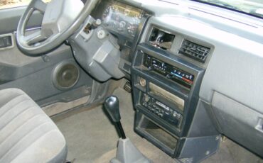 Nissan-1993-green-4