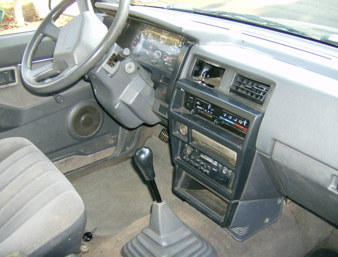 Nissan-1993-green-4