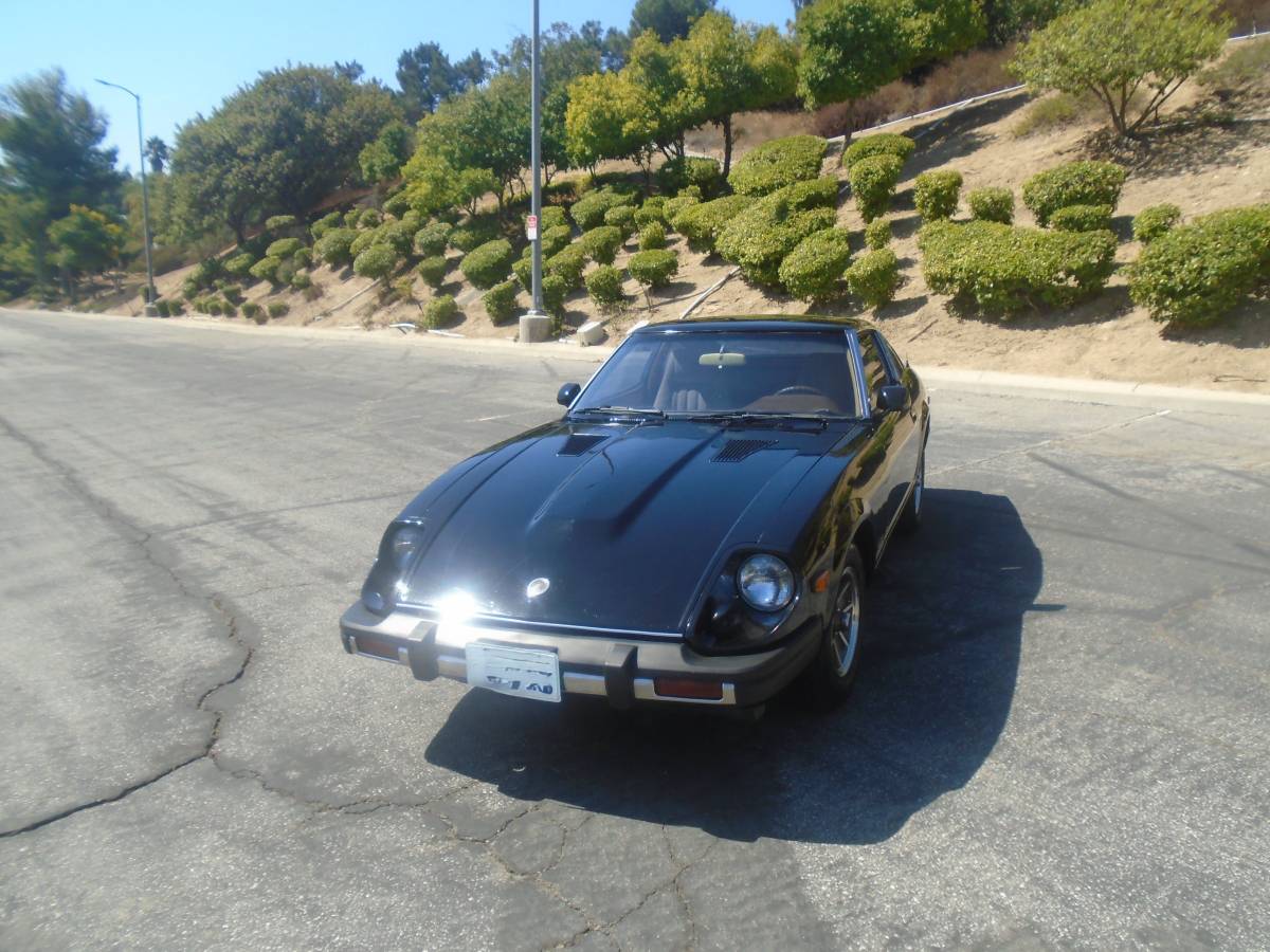 Nissan-280zx-1979-black-21
