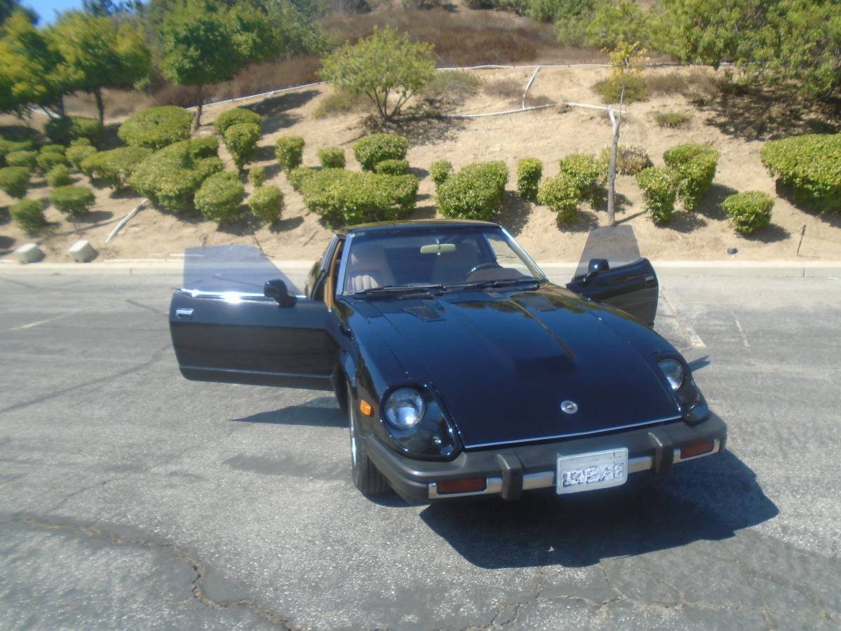 Nissan-280zx-1979-black-3