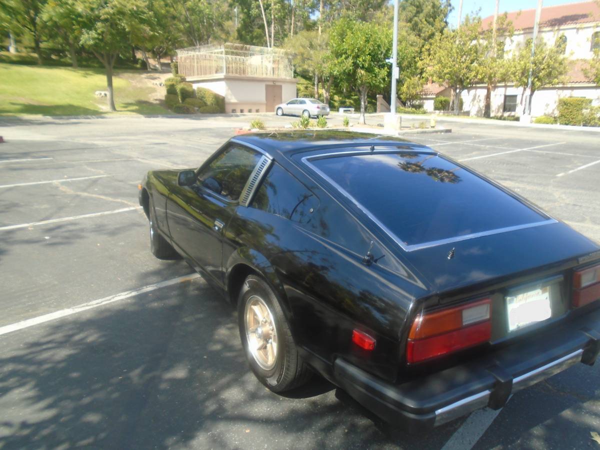 Nissan-280zx-1979-black-7