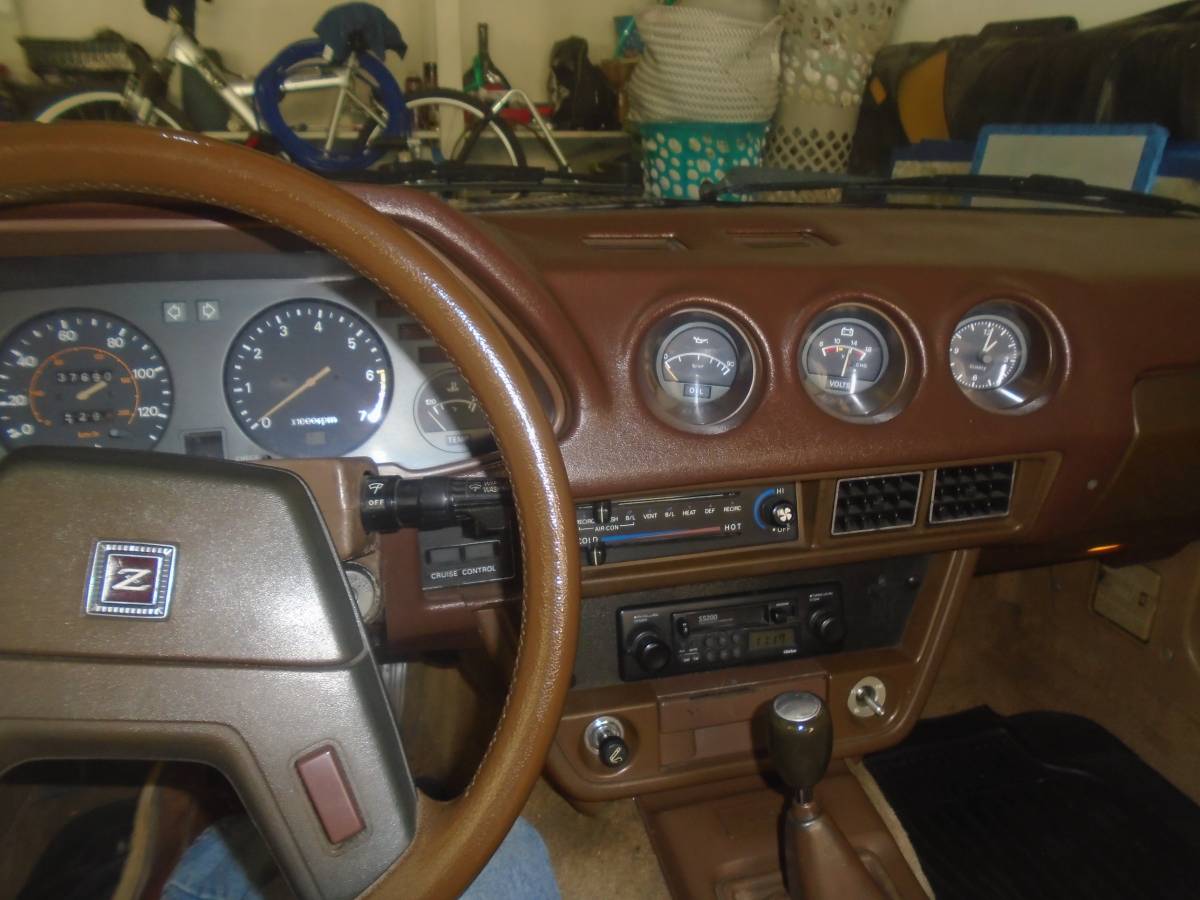 Nissan-280zx-1979-black-8