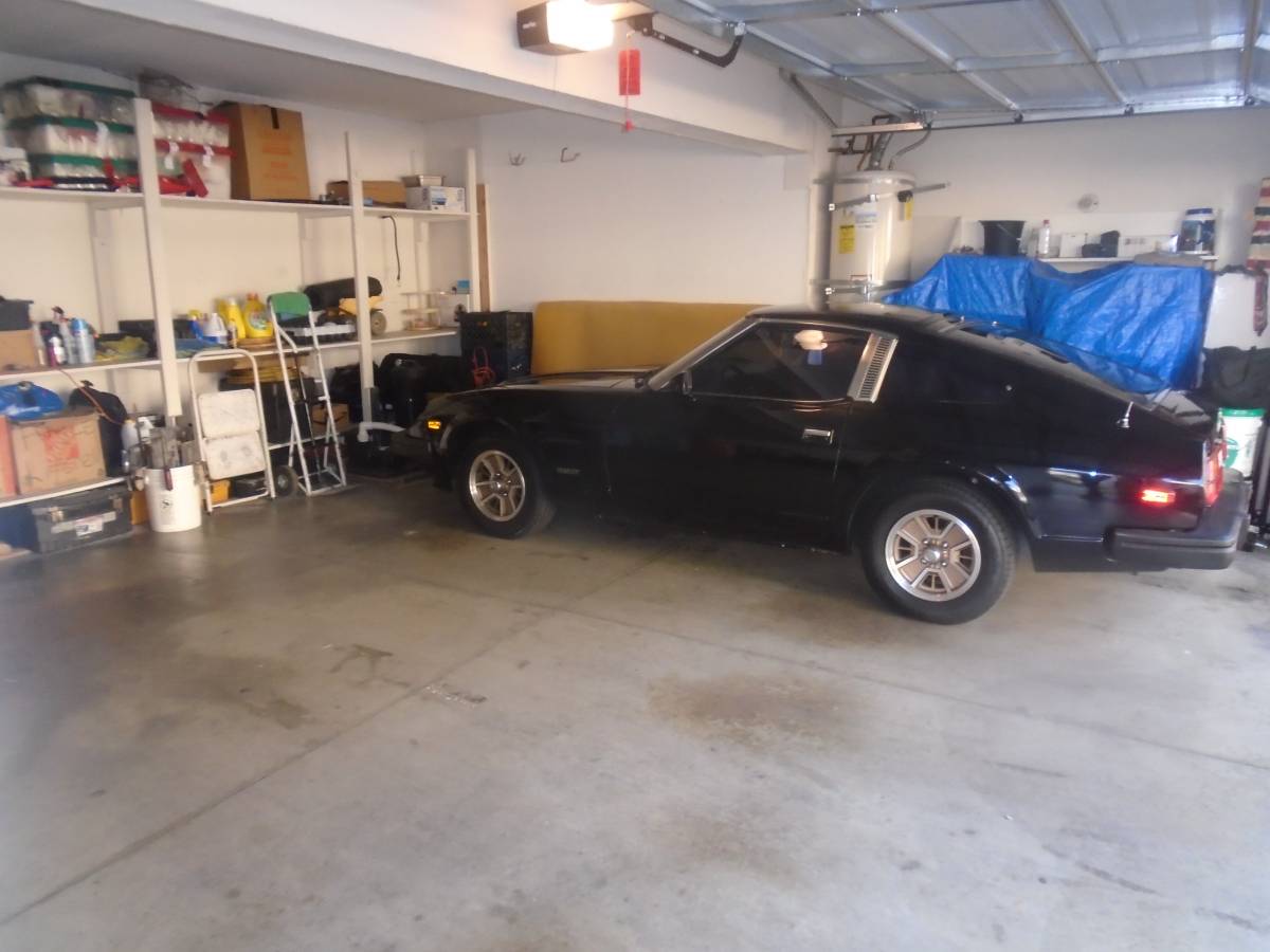 Nissan-280zx-1979-black-9