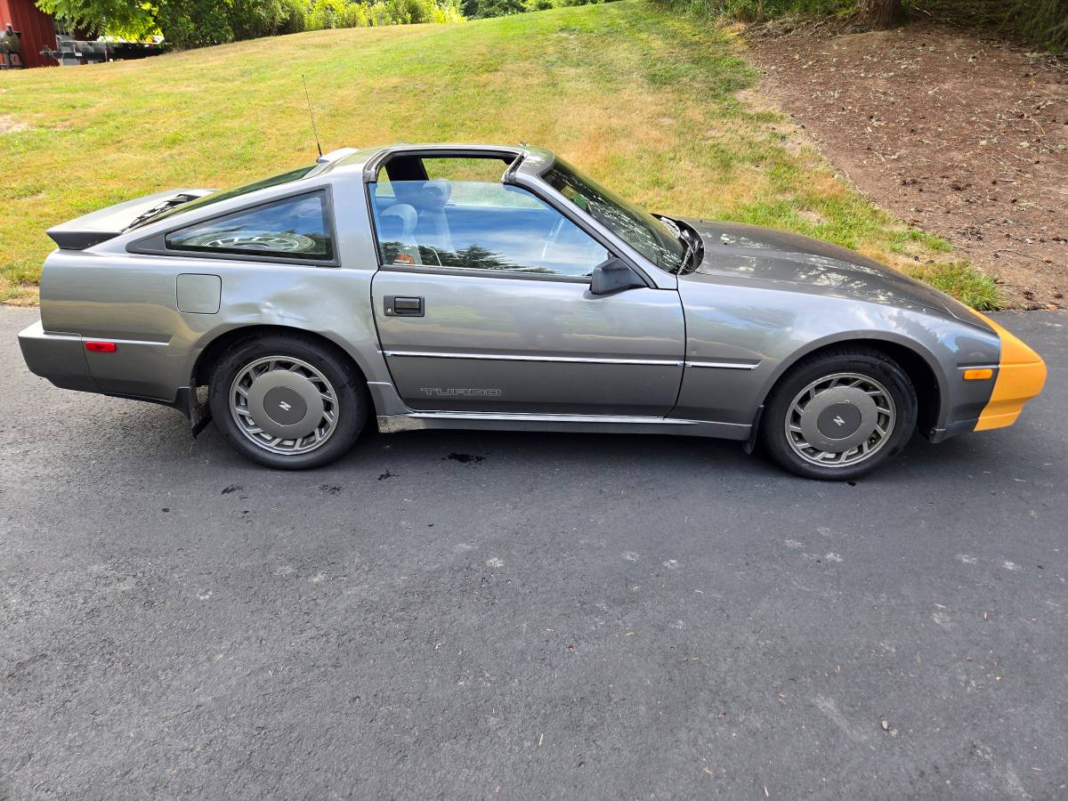 Nissan-300-zx-1987-grey-2