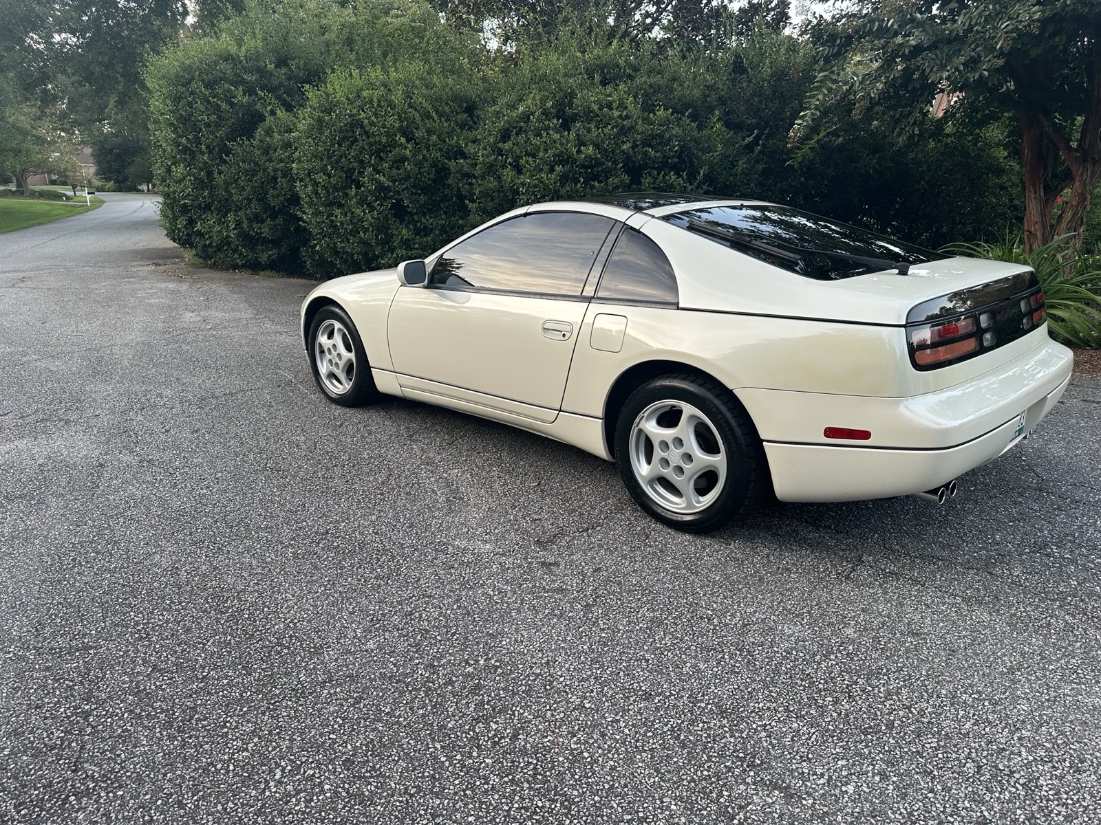Nissan-300ZX-1994-Coupe-2
