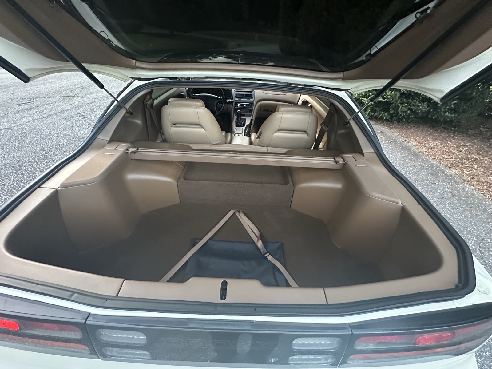 Nissan-300ZX-1994-Coupe-21