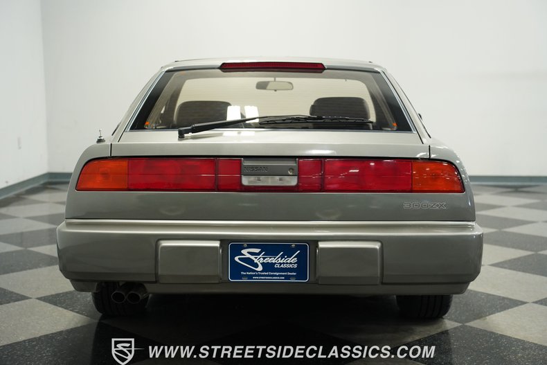 Nissan-300zx-1987-Dark-Gray-Metallic-Black-4