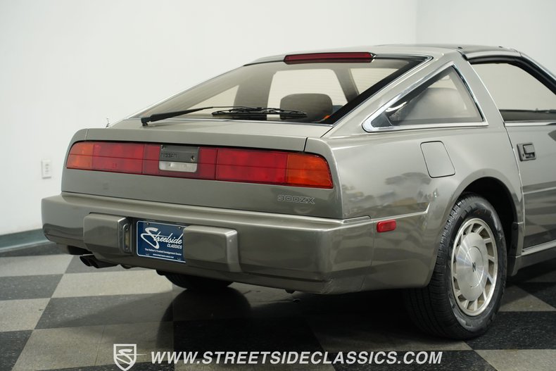 Nissan-300zx-1987-Dark-Gray-Metallic-Black-5