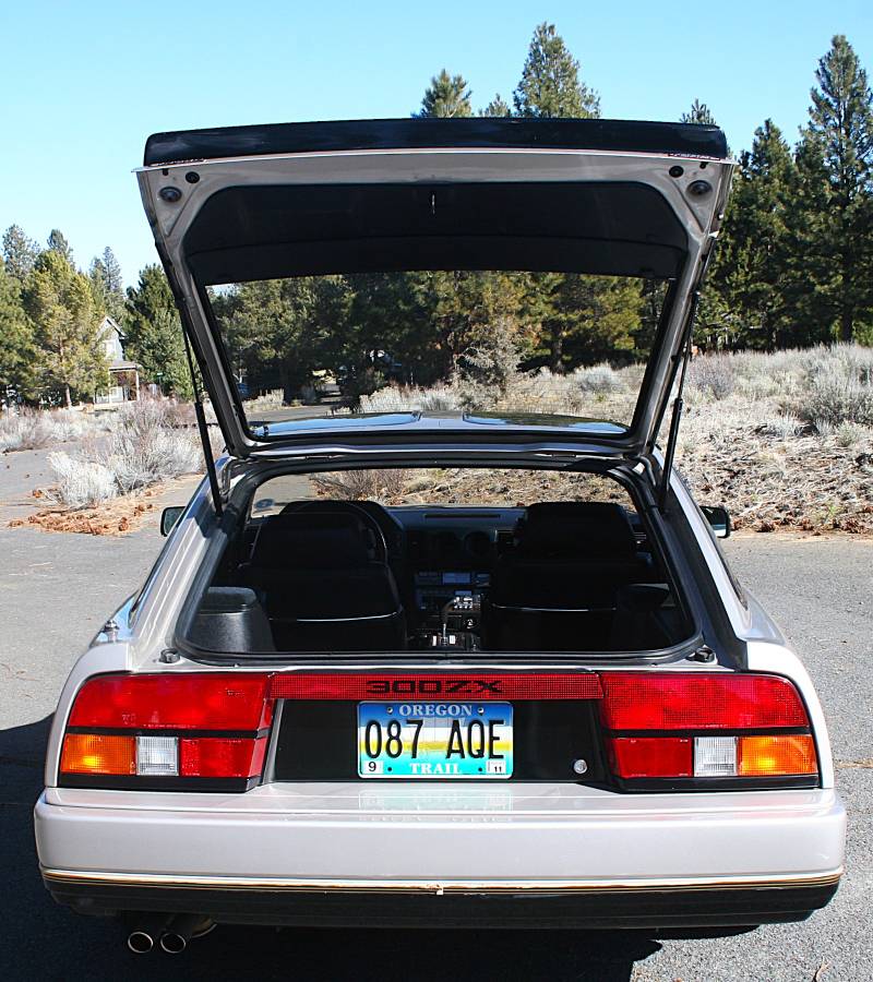 Nissan-300zx-turbo-0th-anniversary-1984-silver-4