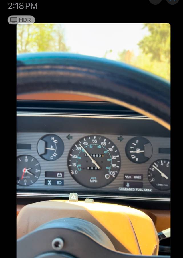 Nissan-720-1983-orange-1