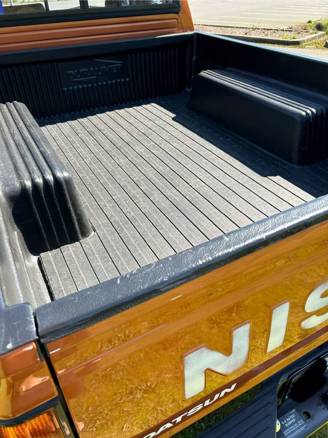 Nissan-720-1983-orange-2