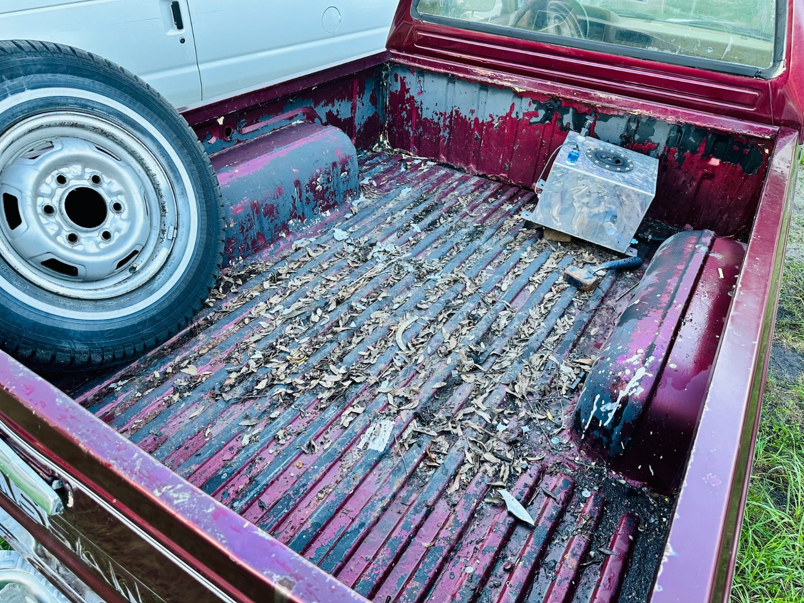 Nissan-720-1985-Standard-Cab-Pickup-8