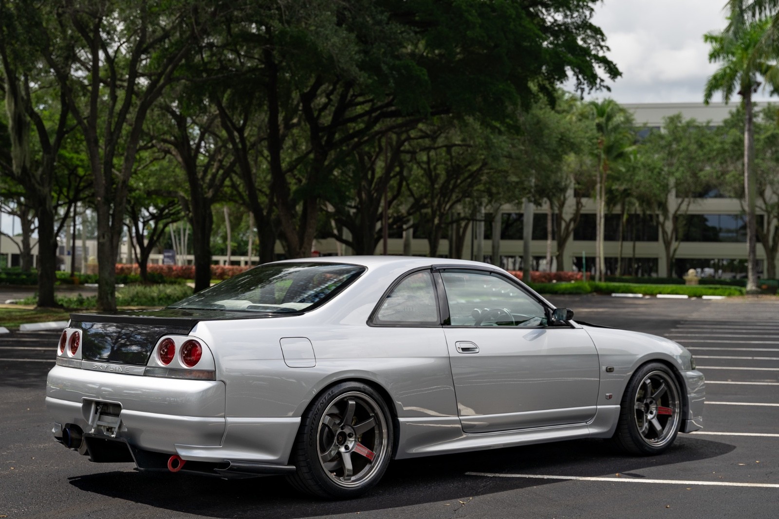 Nissan-GT-R-1996-Coupe-1
