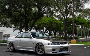 Nissan-GT-R-1996-Coupe-2
