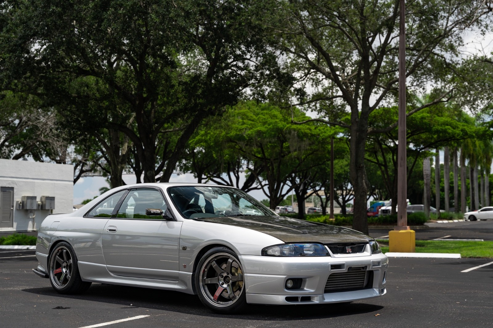 Nissan-GT-R-1996-Coupe-2