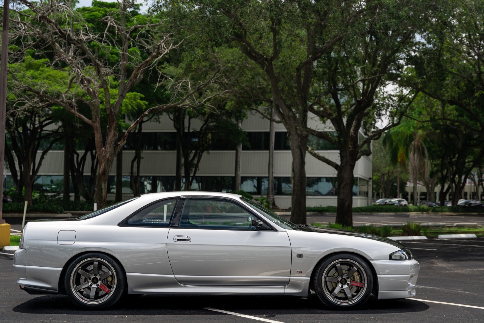 Nissan-GT-R-1996-Coupe-5