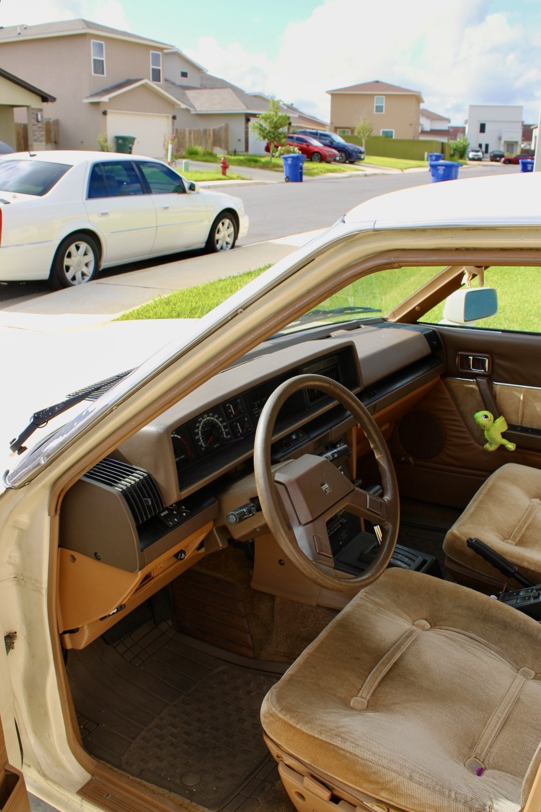 Nissan-Maxima-1984-Sedan-22