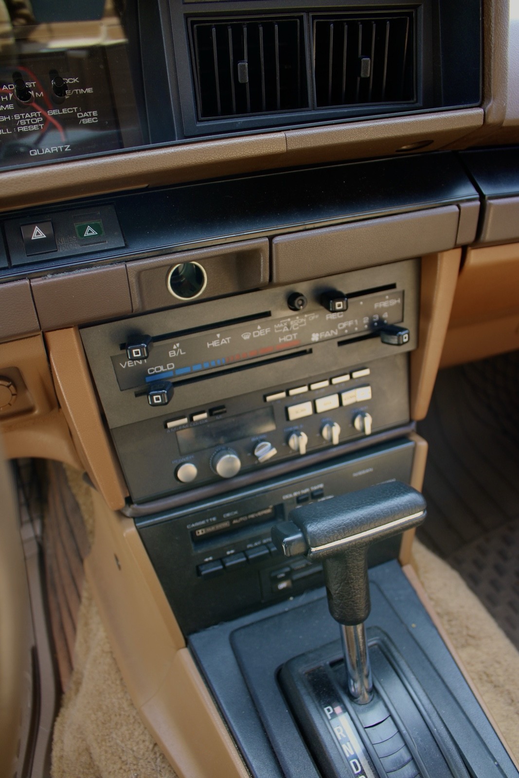 Nissan-Maxima-1984-Sedan-27