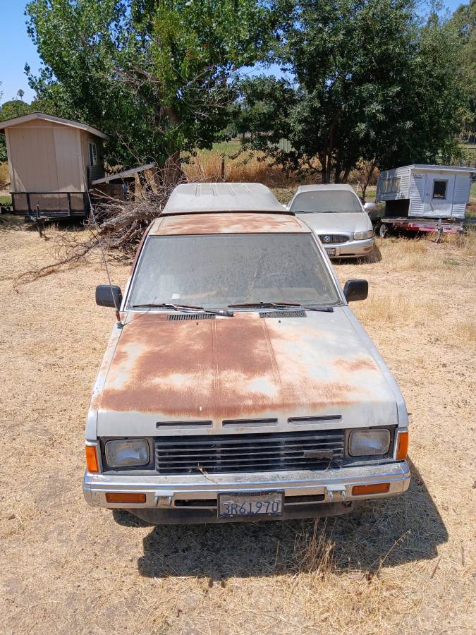 Nissan-d21-1988-brown
