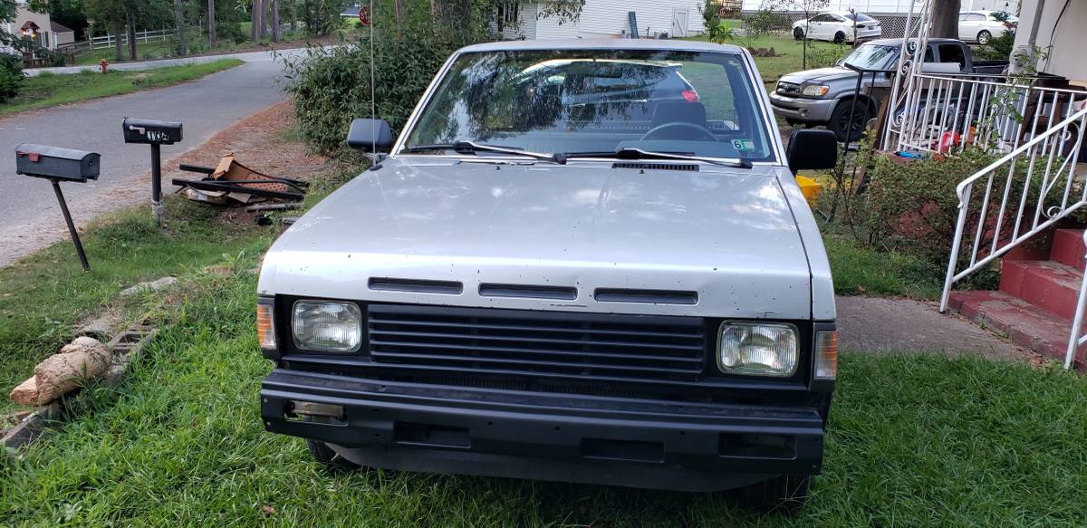 Nissan-d21-1988-grey-13