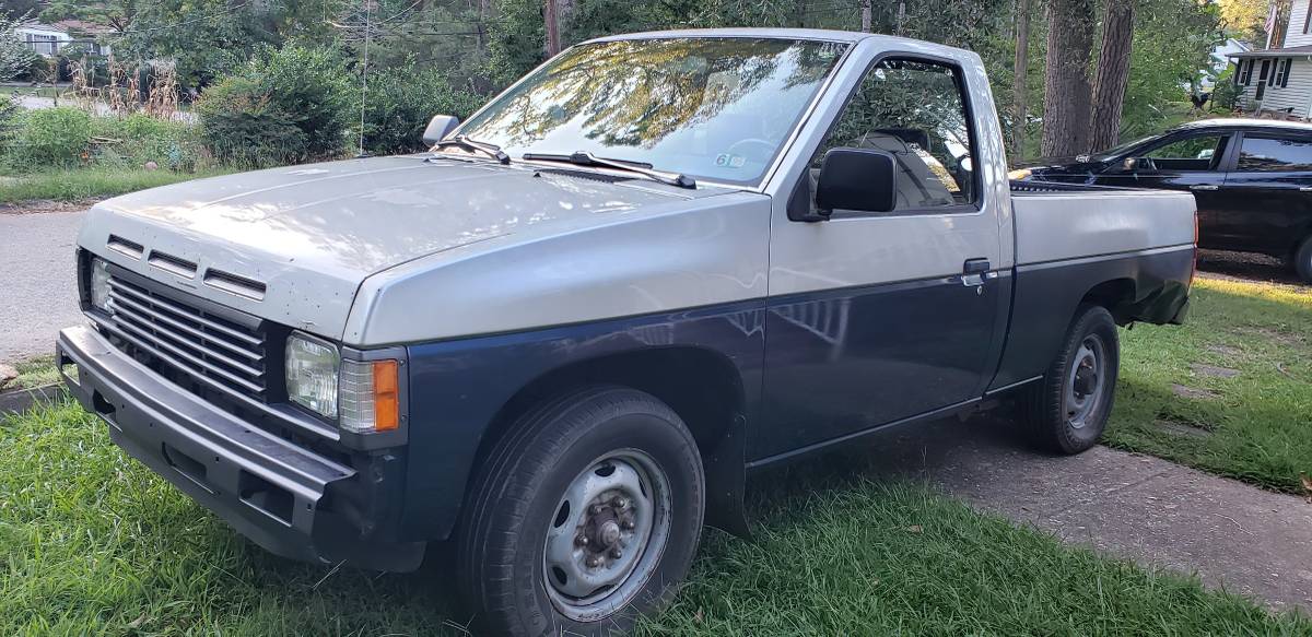 Nissan-d21-1988-grey-14