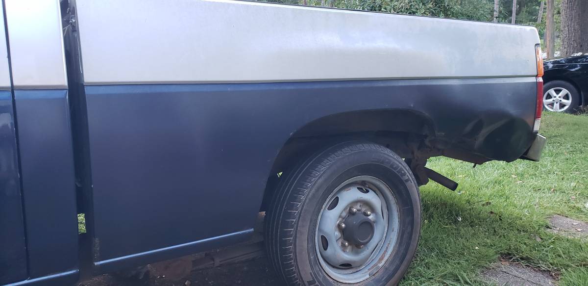 Nissan-d21-1988-grey-16