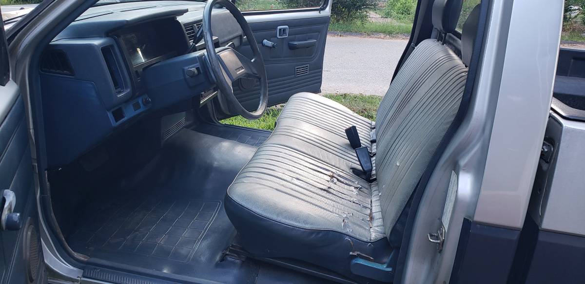 Nissan-d21-1988-grey-8