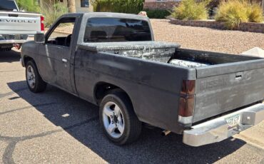 Nissan-d21-hardbody-1991-black-2