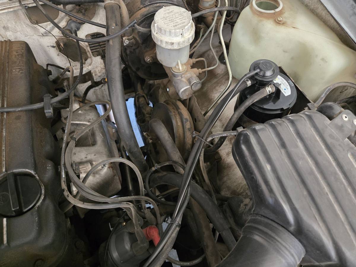 Nissan-d21-hardbody-1991-black-8