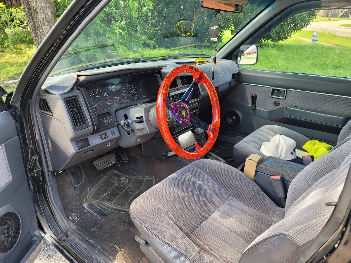 Nissan-d21-hardbody-1993-3