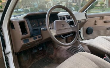 Nissan-d21-hardbody-xe-king-cab-1987-white-11