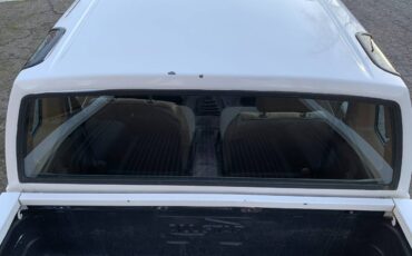 Nissan-d21-hardbody-xe-king-cab-1987-white-16